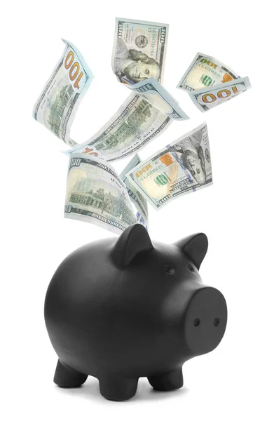 Geld Fällt Schwarzes Sparschwein Auf Weißem Hintergrund — Stockfoto