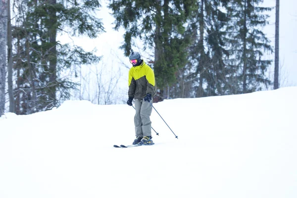 Esquiador Encosta Resort Férias Inverno — Fotografia de Stock
