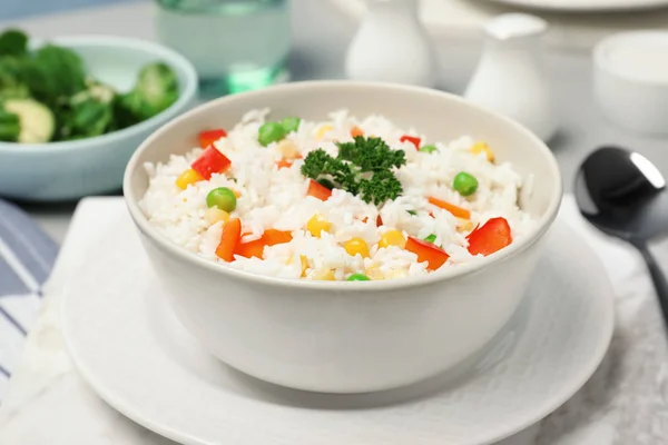 Cuenco Arroz Hervido Con Verduras Mesa — Foto de Stock