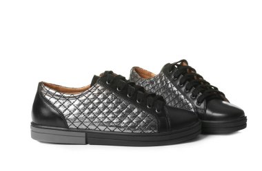 Beyaz arka plan üzerinde şık modern Ayakkabı