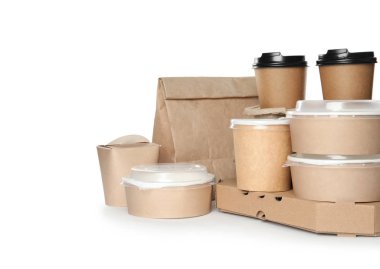 Ayrı kaplarda beyaz arka planda, mockup tasarım için. Food teslim