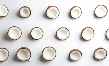 Hindistan cevizi desen beyaz arka planda, üstten görünüm