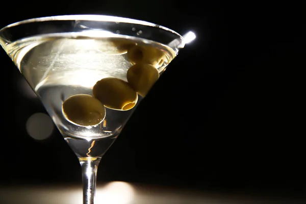 Verre Martini Aux Olives Bar Gros Plan Espace Pour Texte — Photo