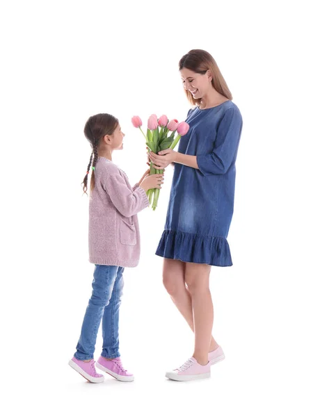 Feliz Madre Hija Con Flores Sobre Fondo Blanco Día Internacional — Foto de Stock