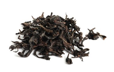 Yığın Da Hong Pao Oolong çay beyaz arka plan üzerinde