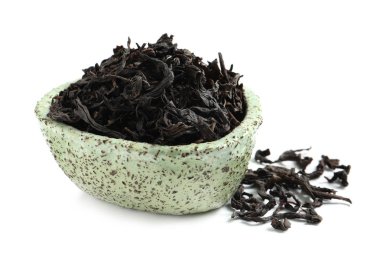 Beyaz arka planda Da Hong Pao Oolong çay kase