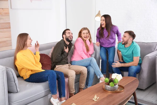 Group Friends Telling Jokes Laughing Living Room — Stock Photo, Image