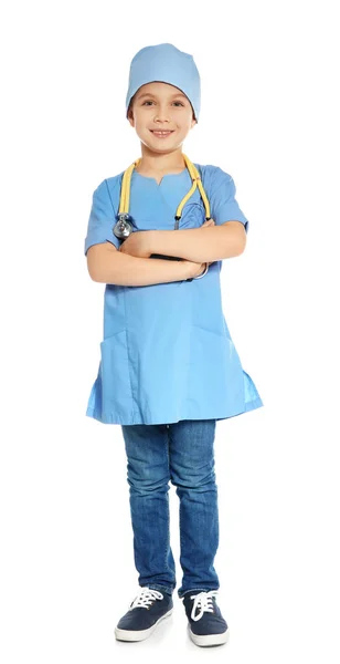 Schattig Kindje Dokter Uniform Met Stethoscoop Witte Achtergrond — Stockfoto