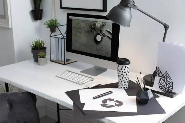 Stylish Workplace Modern Computer Desk — Stock Photo, Image