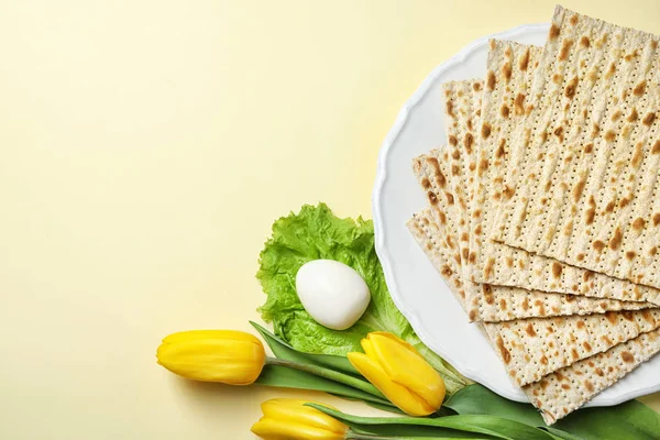 Lapos Laikus Összetétele Matzo Hely Szöveget Színes Háttéren Széder Peszah — Stock Fotó