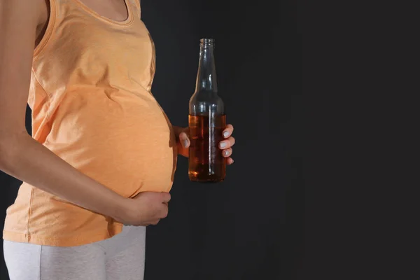 Future Mother Bottle Alcohol Drink Black Background Closeup Bad Habits — Stock Photo, Image