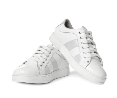 Beyaz arka plan üzerinde şık modern Ayakkabı