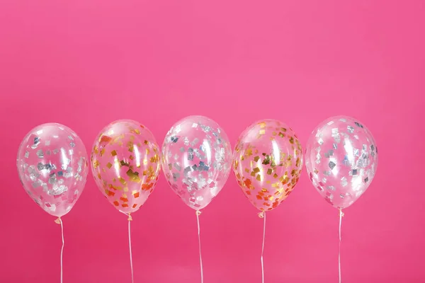 Balões Brilhantes Com Brilhos Fundo Cor Espaço Para Texto — Fotografia de Stock