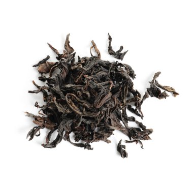 Yığın Da Hong Pao Oolong çay beyaz arka planda, üstten görünüm