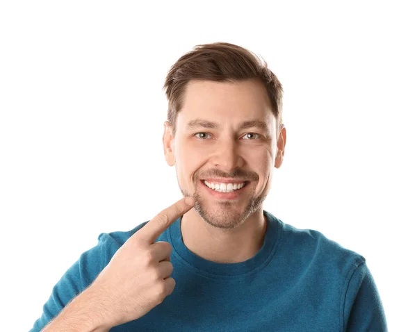 Χαμογελαστός άνθρωπος με τέλεια τα δόντια σε λευκό φόντο — Φωτογραφία Αρχείου