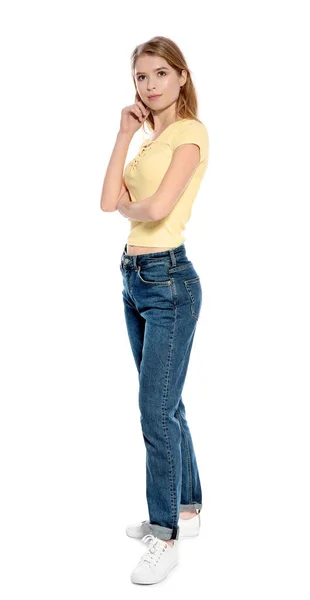 Retrato de una hermosa joven sobre fondo blanco —  Fotos de Stock