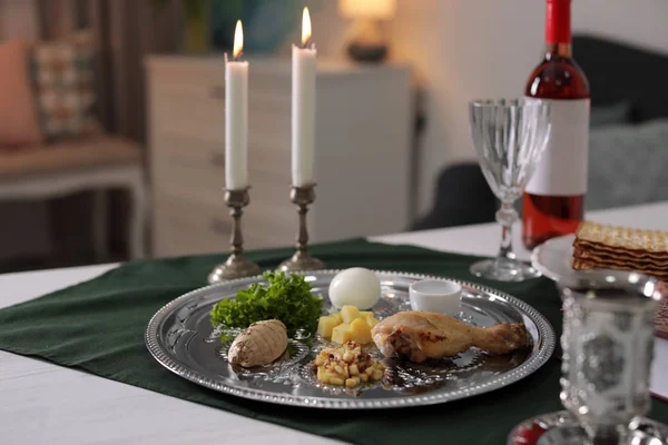 Table served for Passover (Pesach) Seder indoors — Stock Photo, Image