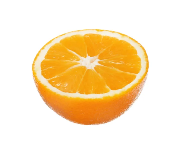 Hälfte der reifen Orange isoliert auf weiß — Stockfoto