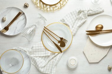 Ahşap arka plan, üstten görünüm şenlikli Paskalya Tablo ayarı