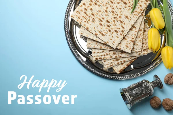 Plochá laických složení s macesy na barvu pozadí. Happy Pesach (Pesach) — Stock fotografie