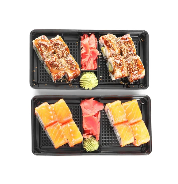 在白色背景上, 可以看到美味的寿司卷, 并可欣赏到最重要的景色。食品配送 — 图库照片