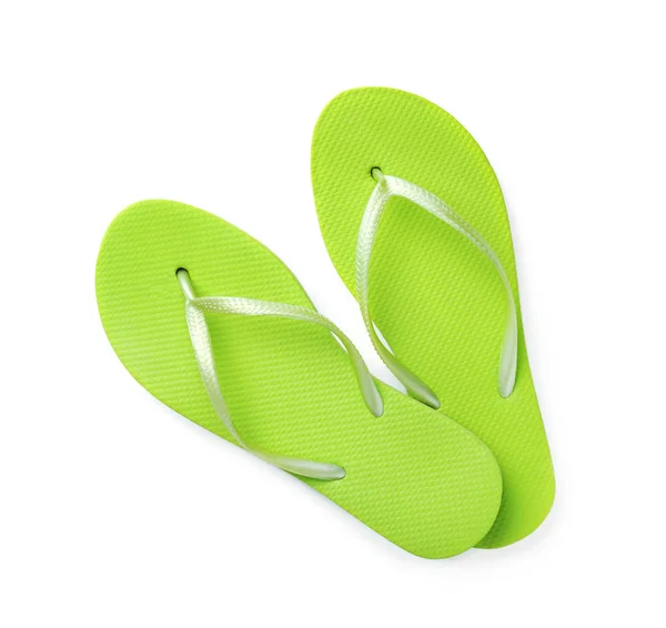 Helle Flip-Flops auf weißem Hintergrund, Draufsicht. Strandzubehör — Stockfoto