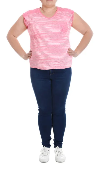 Mulher com excesso de peso no fundo branco, close-up. Perda de peso — Fotografia de Stock