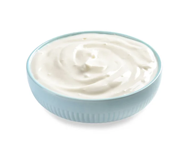 Miska z kremowy jogurt na białym tle — Zdjęcie stockowe