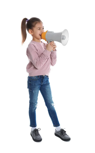 Menina engraçada bonito com megafone no fundo branco — Fotografia de Stock
