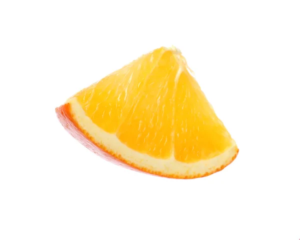 Friss lédús narancs szelet, elszigetelt fehér — Stock Fotó