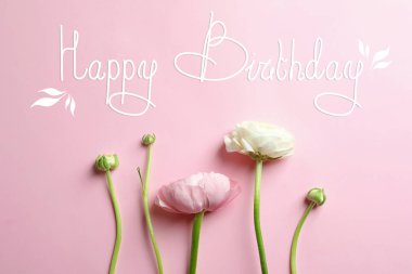 Güzel tipik çiçekler ve renk arka plan, üstten görünüm üzerinde metin mutlu yıllar