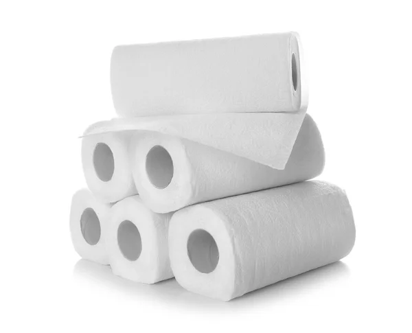 Rollos de toallas de papel sobre fondo blanco —  Fotos de Stock