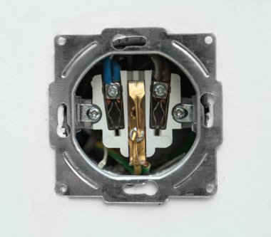 Beyaz arka plan, closeup sökülüp yuvada. Elektrik teknisyen ekipmanları