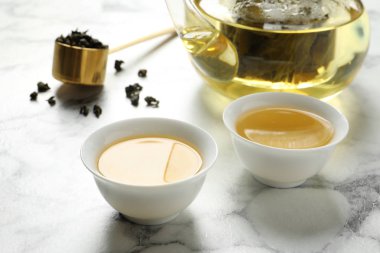Mermer masada kravat Guan Yin oolong çay bardak