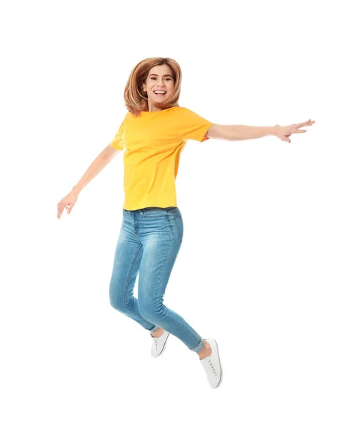 Retrato de longitud completa de mujer hermosa feliz saltando sobre fondo blanco — Foto de Stock