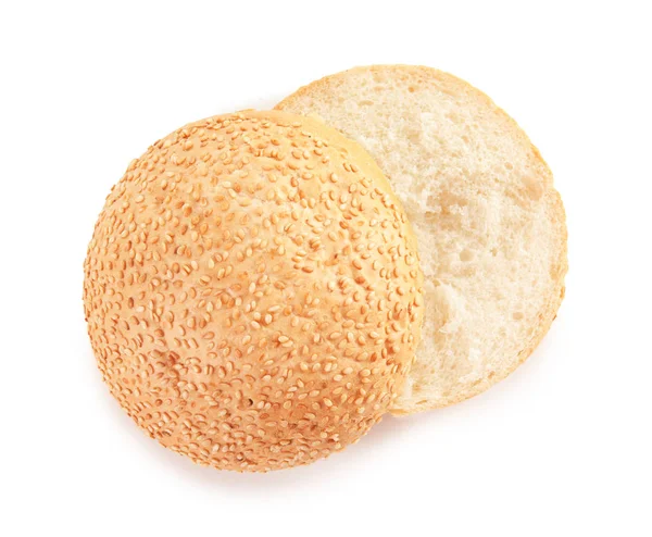 Pão de hambúrguer fatiado no fundo branco, vista superior. Produto de pão — Fotografia de Stock