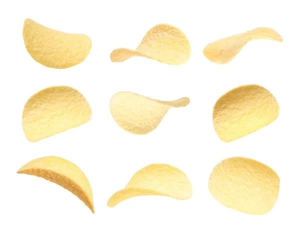 Set di patatine fritte croccanti su sfondo bianco — Foto Stock