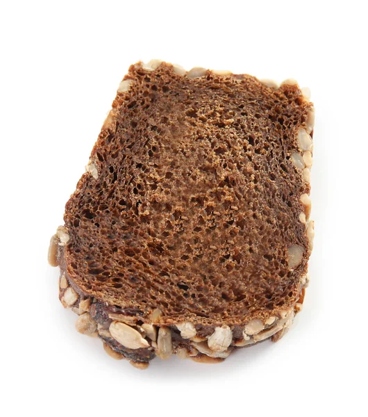 白い背景に新鮮なライ麦パンのスライス — ストック写真