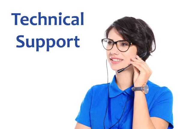 Operador de suporte técnico amigável com fone de ouvido e pergunta "Como posso ajudá-lo?" sobre fundo branco — Fotografia de Stock