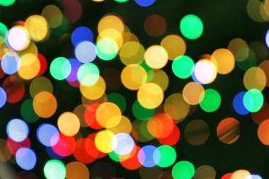 Arka plan olarak güzel renkli ışıklar. Bokeh etkisi