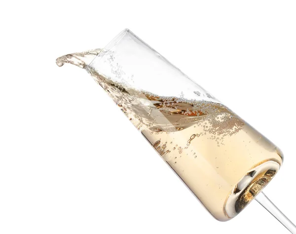 Verre de champagne sur fond blanc. Boisson festive — Photo