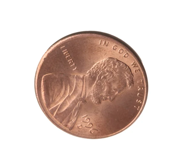 Монета в один цент на белом фоне — стоковое фото