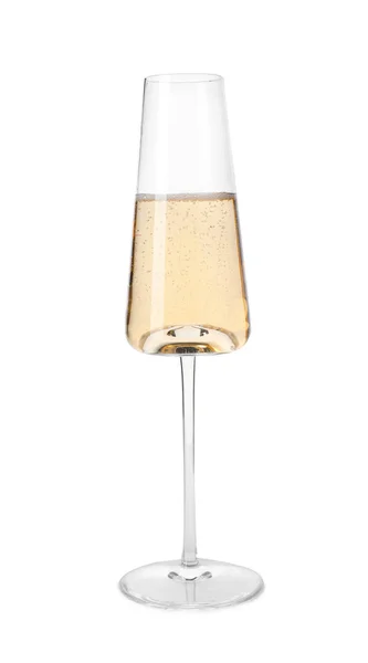 Copa de champán sobre fondo blanco. Bebida festiva — Foto de Stock