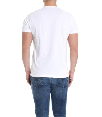 Beyaz arka planda, closeup genç adam. Kilo kaybı