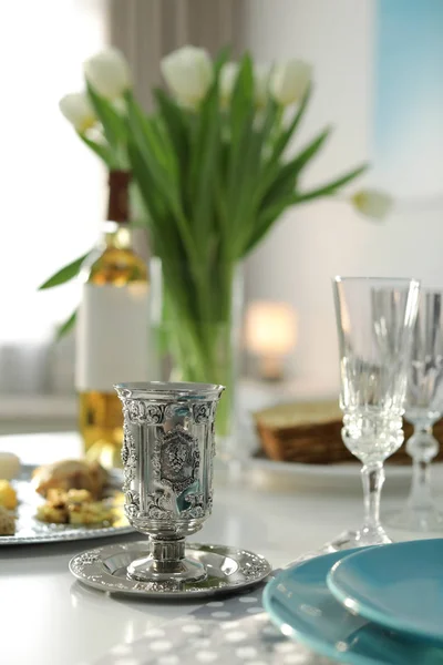 Table served for Passover (Pesach) Seder indoors — Stock Photo, Image