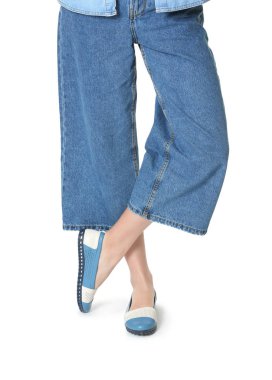 Beyaz üzerinde izole şık ayakkabı kadın, çekim