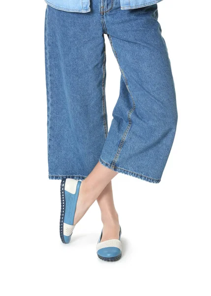 Beyaz üzerinde izole şık ayakkabı kadın, çekim