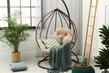 Salıncak sandalyeli şık ve modern oda iç mekan