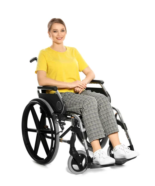 Retrato de mulher bonita em cadeira de rodas isolada em branco — Fotografia de Stock