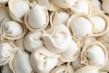 Arka plan olarak çiğ köfte, üst görünüm. Ev pişirme